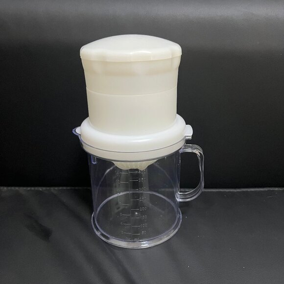 Manual Juicer Hand Press Fruit Squeezer with Bow - Picture 1 of 7